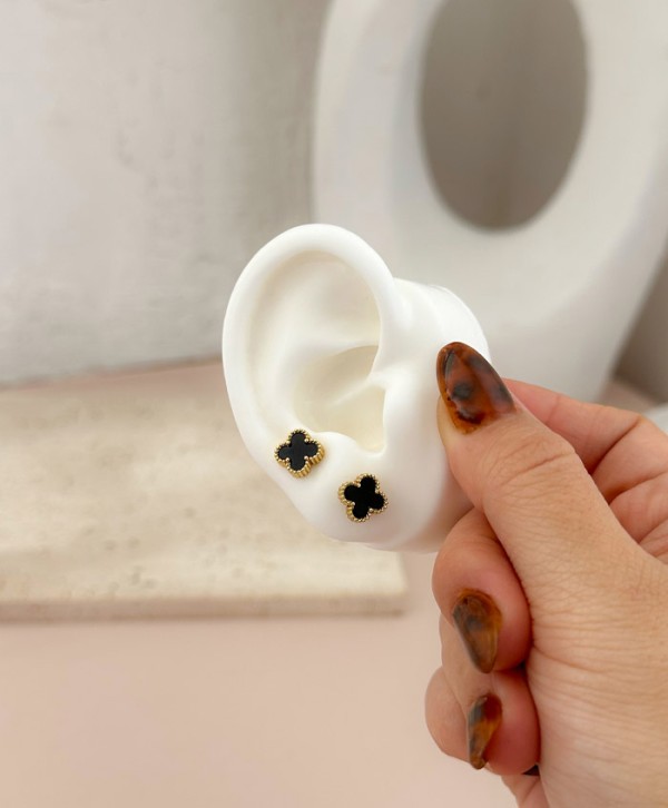 Black clover earrings 