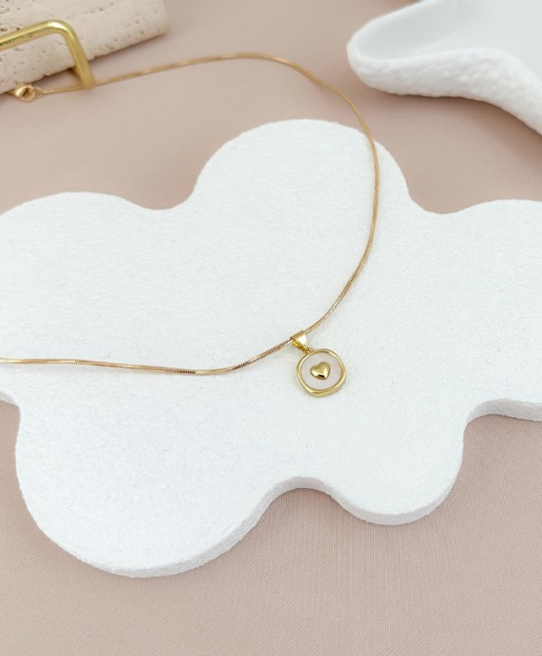 Collar white heart