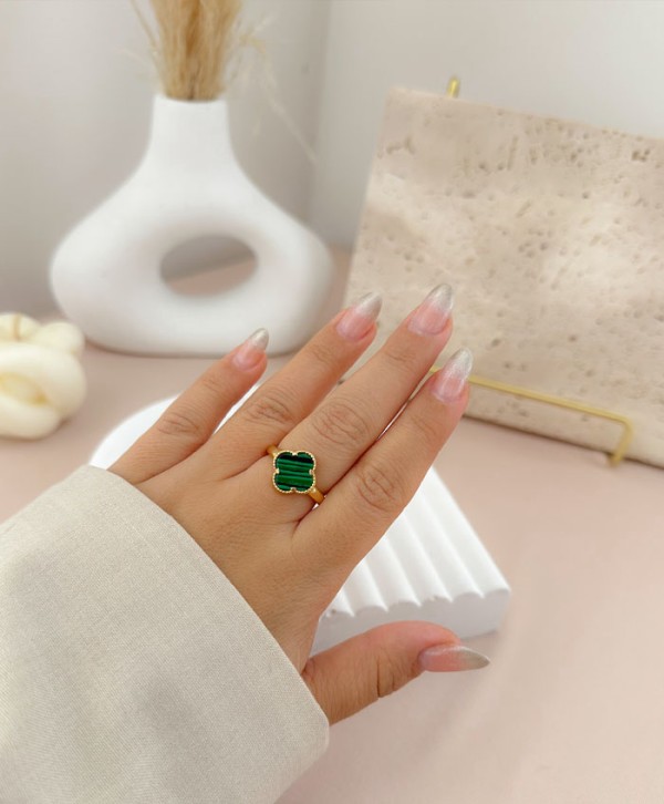 Green clover ring