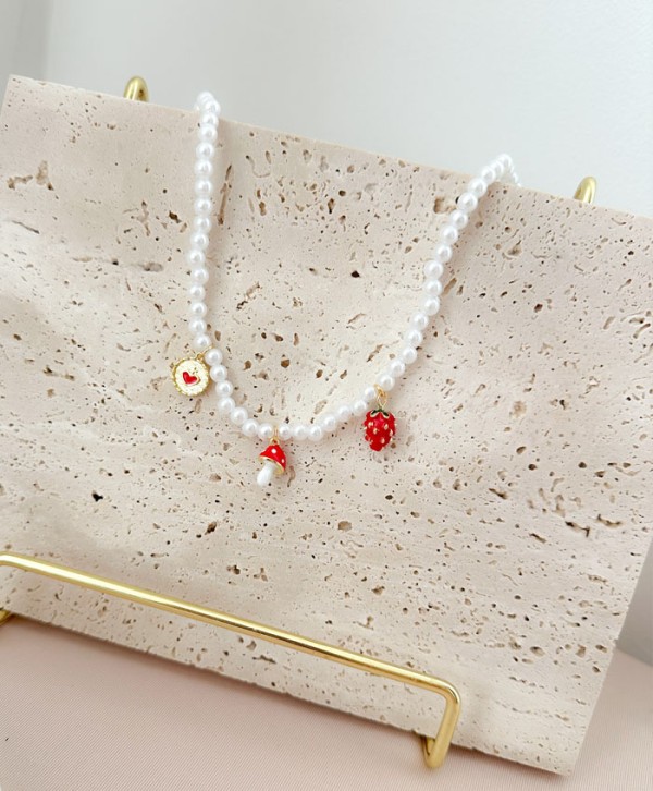 Berry necklace