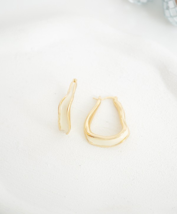 Beige luxe earrings