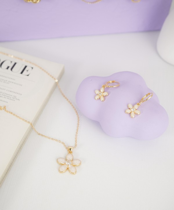 Set aretes y collar petal