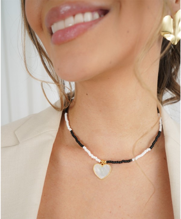 Choker contrast love