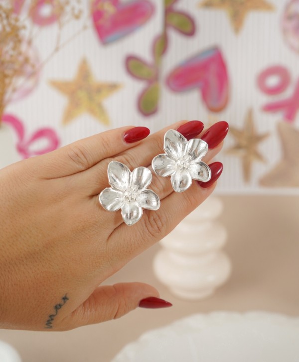 Aretes floralia