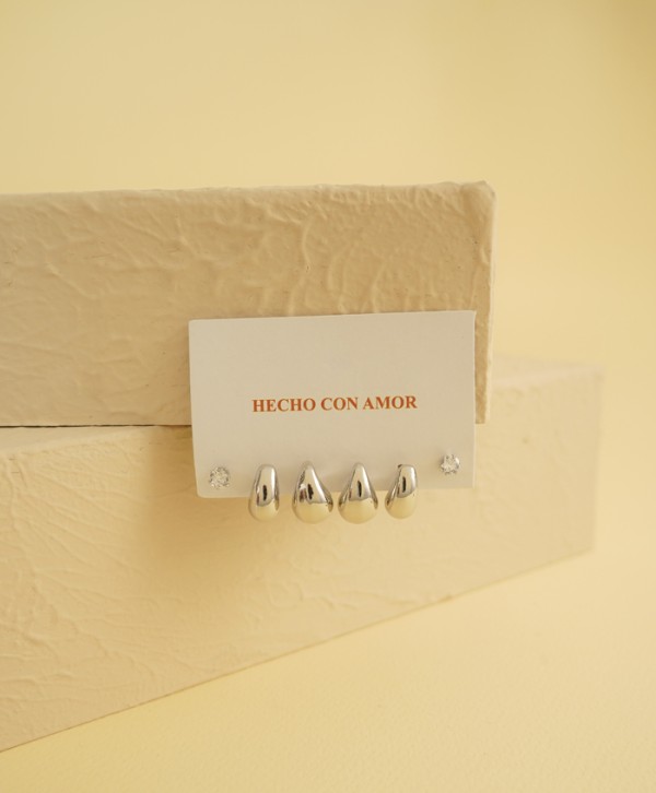 Set de aretes gotas plateadas Set de aretes gotas plateadas