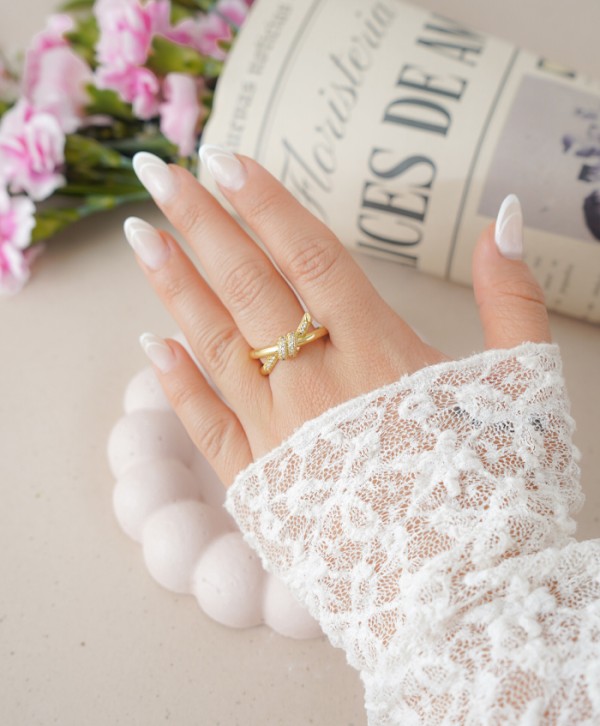 Anillo lazo circones