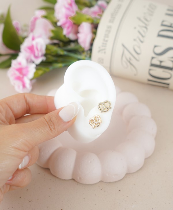 Aretes pretzel circones