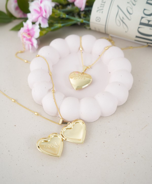 Collar relicario love secret