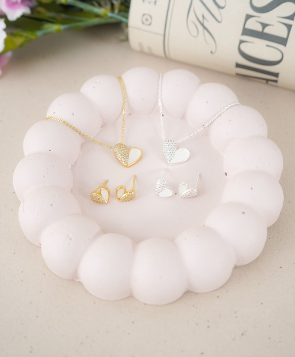 Set de aretes y collar endless love