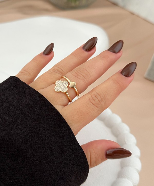Clover ring