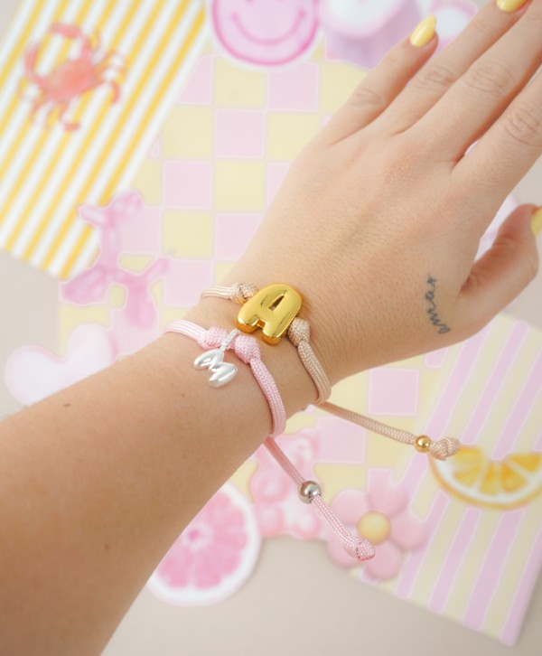Pulsera inicial plateada
