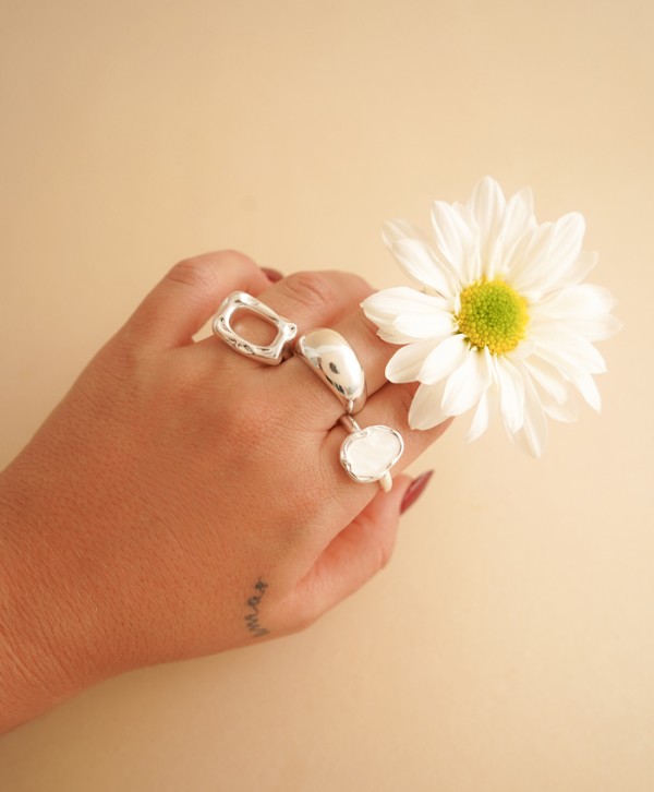 Anillo abstracto silueta