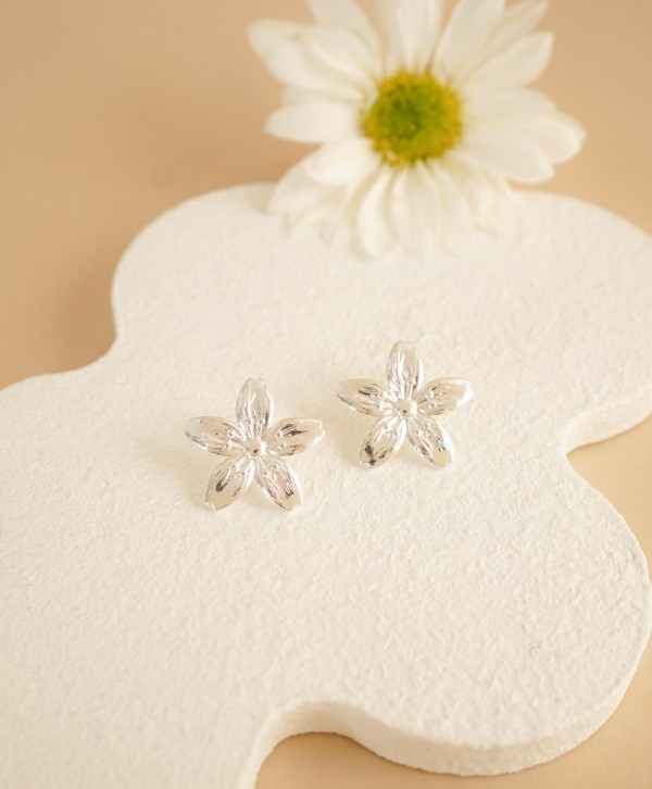 Aretes tiny bloom