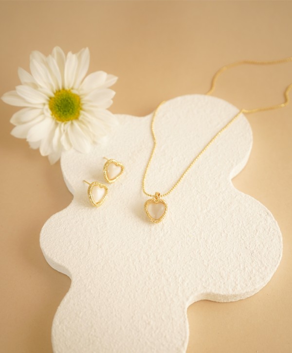 Set aretes y collar amor de nácar