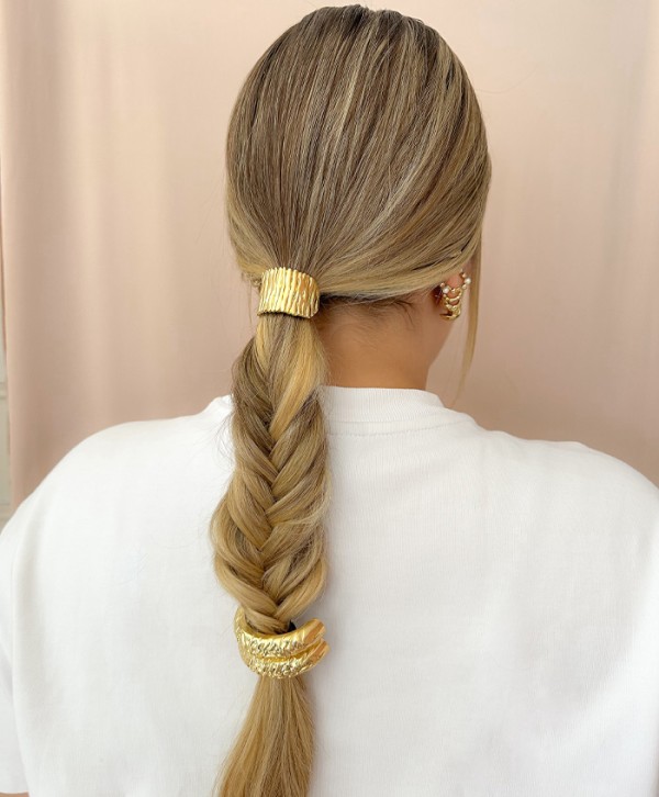 Pony cuff texturizado