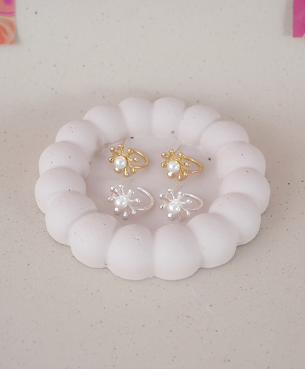 Aretes florecida
