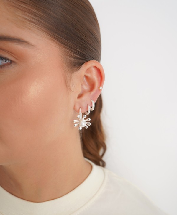 Aretes florecida