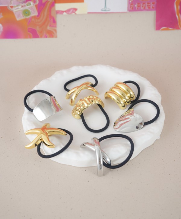 Pony cuffs plateados