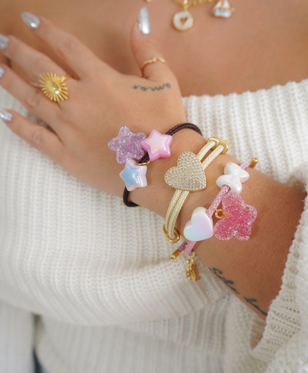 Charms inicial dorada