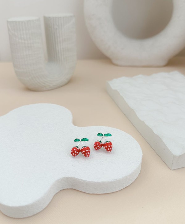 Berry shine earrings