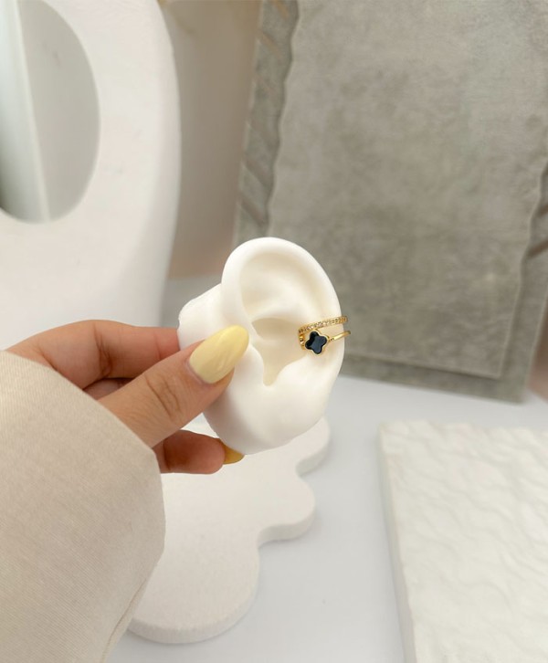 Earcuff cleef negro