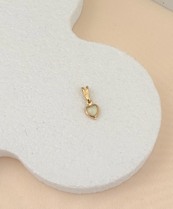 Dije corazón piedra lunar